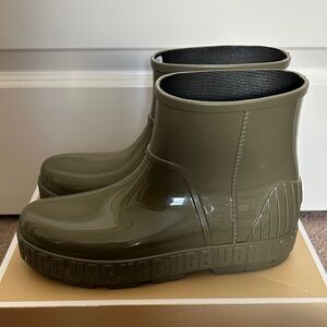 UGG Olive Green Ankle Rain Boots Size 9 EU40 Waterproof